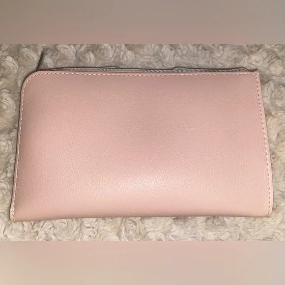 SOLD! Christian Dior blush pink makeup bag - Picture 4 of 9